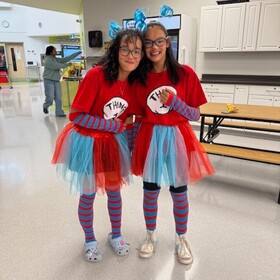 deux élèves déguisés pour l'halloween